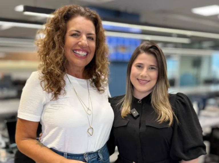 Trajet&oacute;rias de Sucesso: Conhe&ccedil;a a Hist&oacute;ria da Gerente Aryadne Pita na Invista - Santos